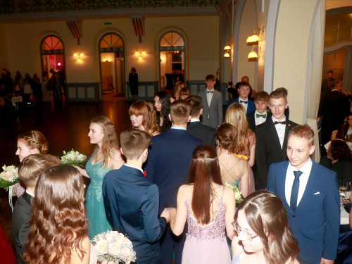 Abschlussball Gymnasium Münchberg TS Swing 3.12.22 – Foto 22