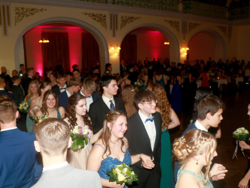 Abschlussball Gymnasium Münchberg TS Swing 3.12.22 – Foto 27