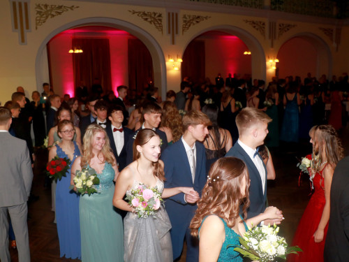 Abschlussball Gymnasium Münchberg TS Swing 3.12.22 – Foto 29
