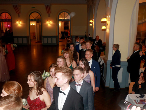 Abschlussball Gymnasium Münchberg TS Swing 3.12.22 – Foto 34