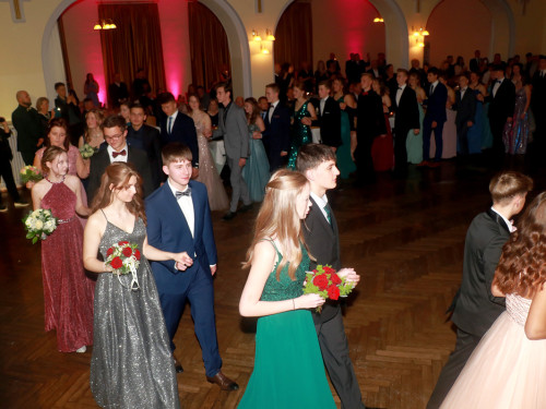 Abschlussball Gymnasium Münchberg TS Swing 3.12.22 – Foto 45