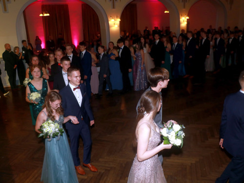 Abschlussball Gymnasium Münchberg TS Swing 3.12.22 – Foto 50