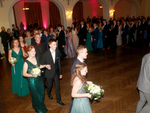 Abschlussball Gymnasium Münchberg TS Swing 3.12.22 – Foto 51