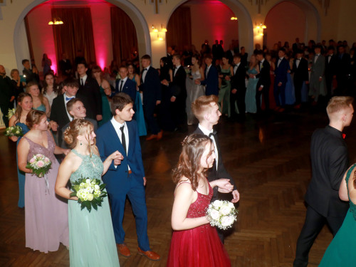 Abschlussball Gymnasium Münchberg TS Swing 3.12.22 – Foto 54