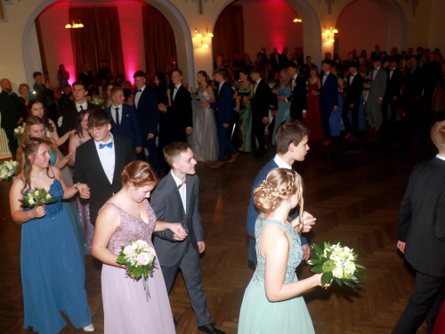 Abschlussball Gymnasium Münchberg TS Swing 3.12.22 – Foto 55