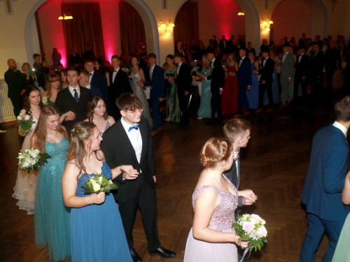 Abschlussball Gymnasium Münchberg TS Swing 3.12.22 – Foto 56