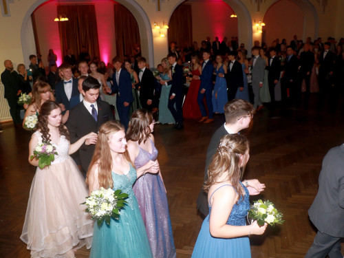 Abschlussball Gymnasium Münchberg TS Swing 3.12.22 – Foto 57