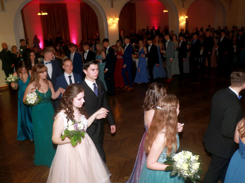 Abschlussball Gymnasium Münchberg TS Swing 3.12.22 – Foto 58