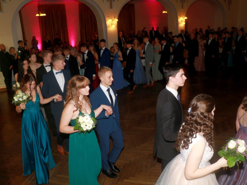 Abschlussball Gymnasium Münchberg TS Swing 3.12.22 – Foto 59