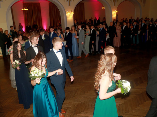 Abschlussball Gymnasium Münchberg TS Swing 3.12.22 – Foto 60