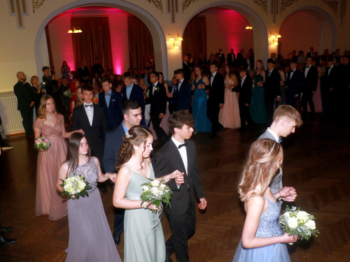 Abschlussball Gymnasium Münchberg TS Swing 3.12.22 – Foto 68