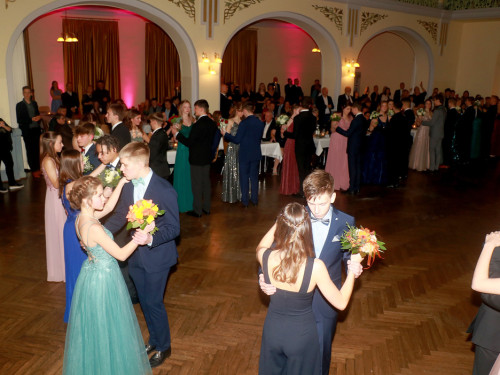 Abschlussball Gymnasium Münchberg TS Swing 3.12.22 – Foto 72