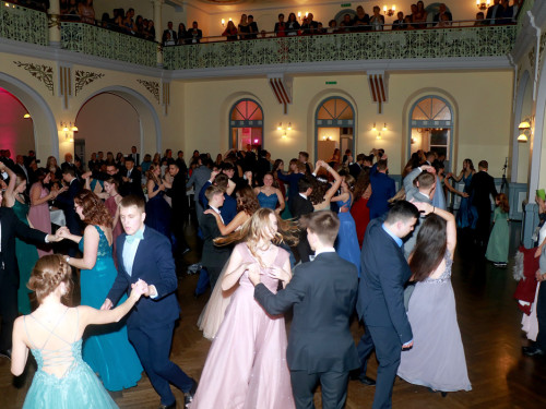 Abschlussball Gymnasium Münchberg TS Swing 3.12.22 – Foto 76