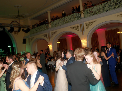 Abschlussball Gymnasium Münchberg TS Swing 3.12.22 – Foto 84