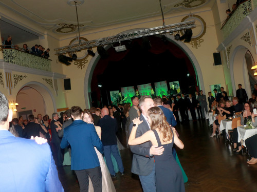 Abschlussball Gymnasium Münchberg TS Swing 3.12.22 – Foto 86