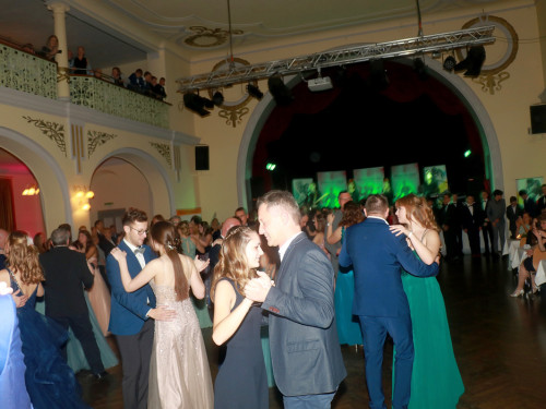 Abschlussball Gymnasium Münchberg TS Swing 3.12.22 – Foto 87