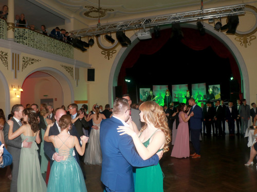 Abschlussball Gymnasium Münchberg TS Swing 3.12.22 – Foto 88
