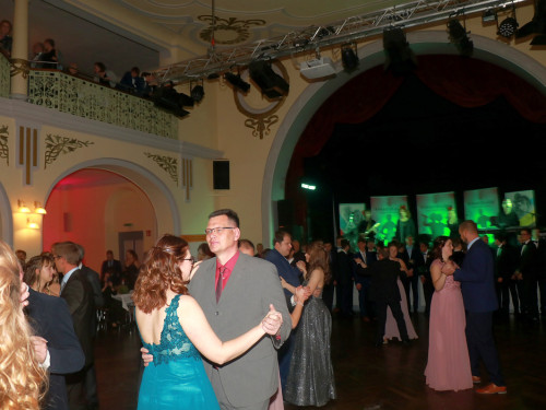 Abschlussball Gymnasium Münchberg TS Swing 3.12.22 – Foto 89