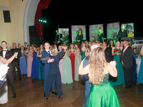 Abschlussball Gymnasium Münchberg TS Swing 3.12.22 – Foto 104