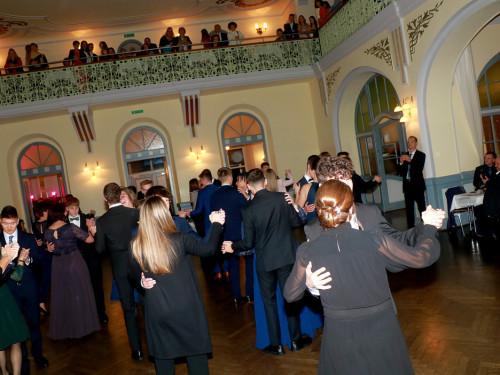 Abschlussball Gymnasium Münchberg TS Swing 3.12.22 – Foto 105