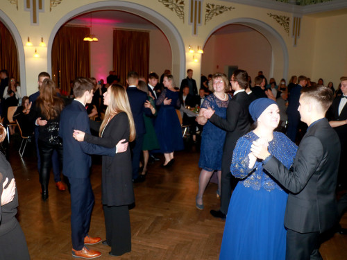 Abschlussball Gymnasium Münchberg TS Swing 3.12.22 – Foto 108