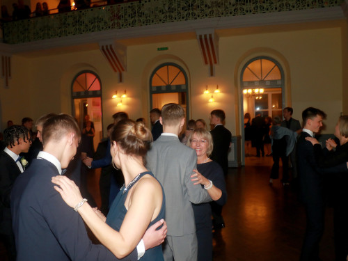 Abschlussball Gymnasium Münchberg TS Swing 3.12.22 – Foto 109
