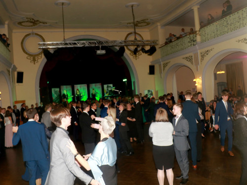 Abschlussball Gymnasium Münchberg TS Swing 3.12.22 – Foto 113