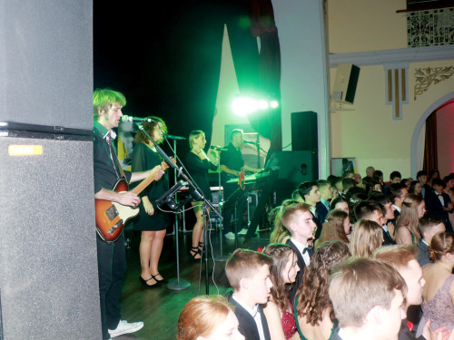 Abschlussball Gymnasium Münchberg TS Swing 3.12.22 – Foto 184
