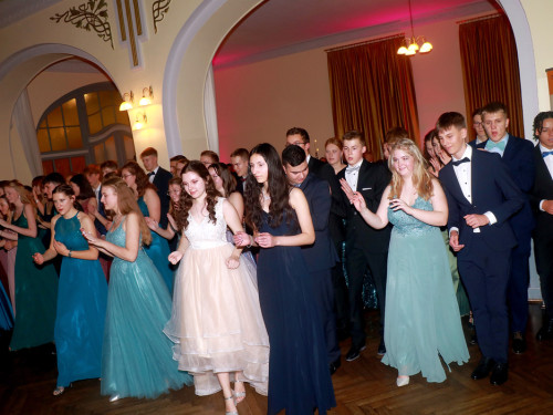 Abschlussball Gymnasium Münchberg TS Swing 3.12.22 – Foto 192