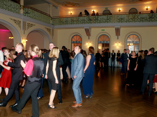 Abschlussball Gymnasium Münchberg TS Swing 3.12.22 – Foto 200