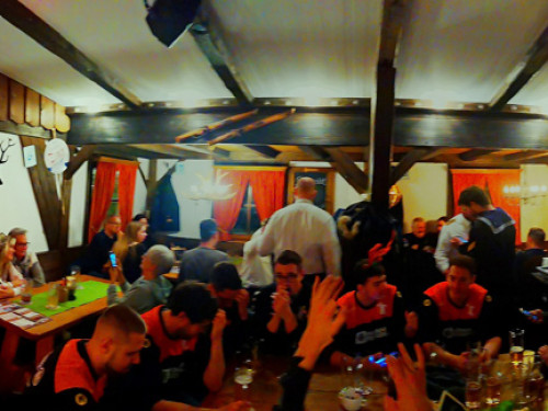 Enzo in der Skihütte 3.12.22 Skihütte Hof – Foto 4