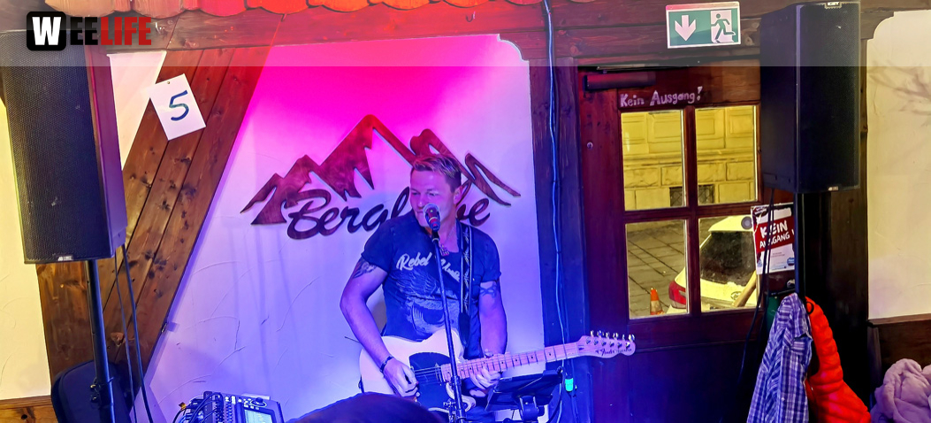 Enzo in der Skihütte 3.12.22 Skihütte Hof