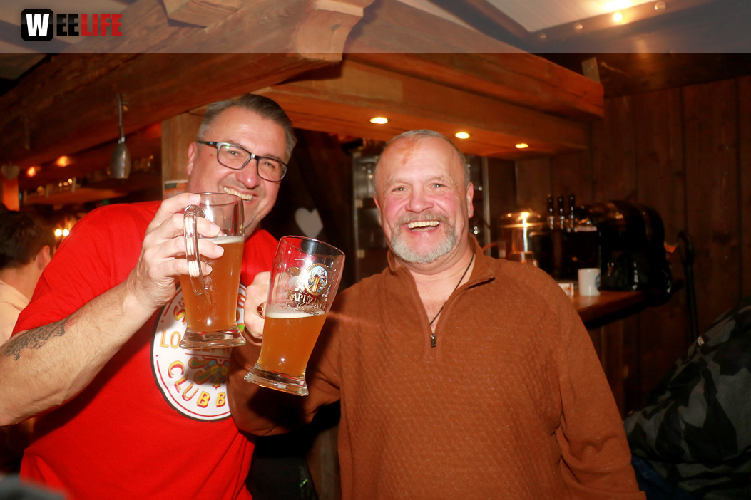 Enzo in der Skihütte 3.12.22 Skihütte Hof