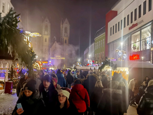 Perchtenlauf Hofer Weihnachtsmarkt Hof 17.12.22 – Foto 4