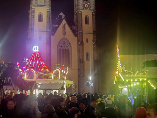 Perchtenlauf Hofer Weihnachtsmarkt Hof 17.12.22 – Foto 8