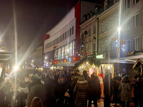 Perchtenlauf Hofer Weihnachtsmarkt Hof 17.12.22 – Foto 14