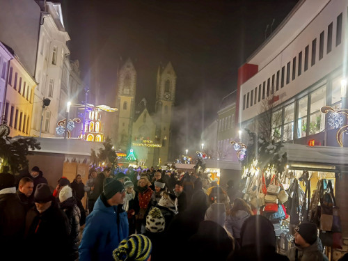 Perchtenlauf Hofer Weihnachtsmarkt Hof 17.12.22 – Foto 19