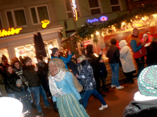 Perchtenlauf Hofer Weihnachtsmarkt Hof 17.12.22 – Foto 35