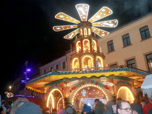Perchtenlauf Hofer Weihnachtsmarkt Hof 17.12.22 – Foto 54