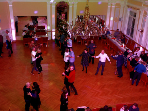 Feuerzangenbowle Sonntag TS Swing – Foto 4