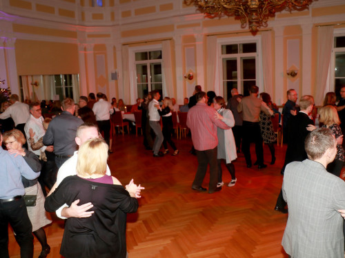 Feuerzangenbowle Sonntag TS Swing – Foto 7
