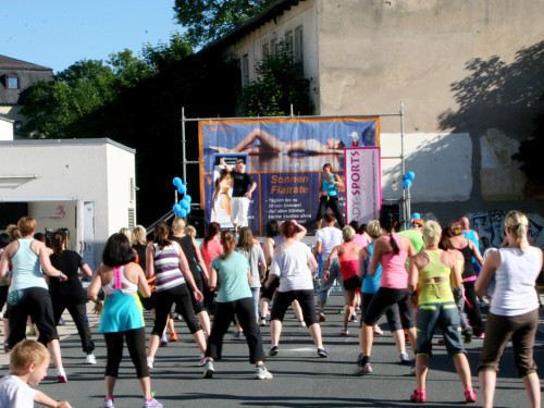 1. OpenAir Zumba Party Hofs – Foto 2