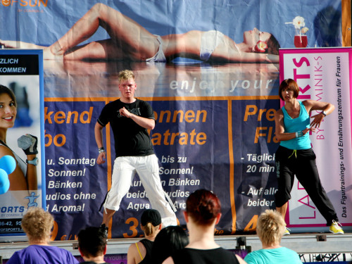 1. OpenAir Zumba Party Hofs – Foto 4