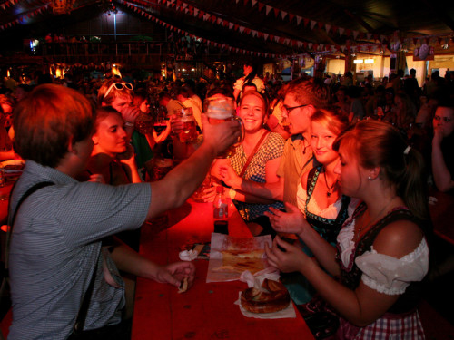 Hofer Volksfest 2013 - 2. Tag Abends Teil 2 Festbetrieb mit Aischzeit – Foto 9