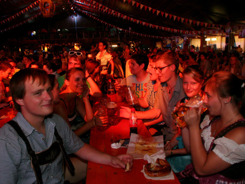 Hofer Volksfest 2013 - 2. Tag Abends Teil 2 Festbetrieb mit Aischzeit – Foto 11