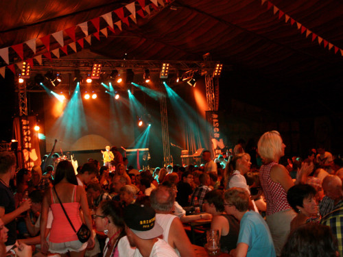 Hofer Volksfest 2013 - 2. Tag Abends Teil 2 Festbetrieb mit Aischzeit – Foto 60