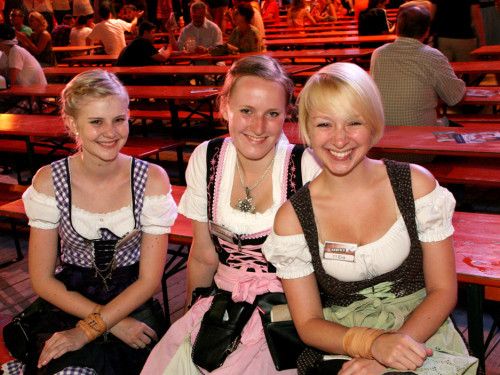 Hofer Volksfest 2013 - 3. Tag Abends Festbetrieb mit Partyteufel – Foto 9