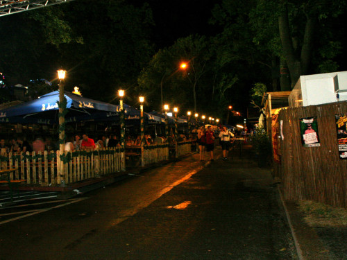 Hofer Volksfest 2013 - 3. Tag Abends Festbetrieb mit Partyteufel – Foto 11