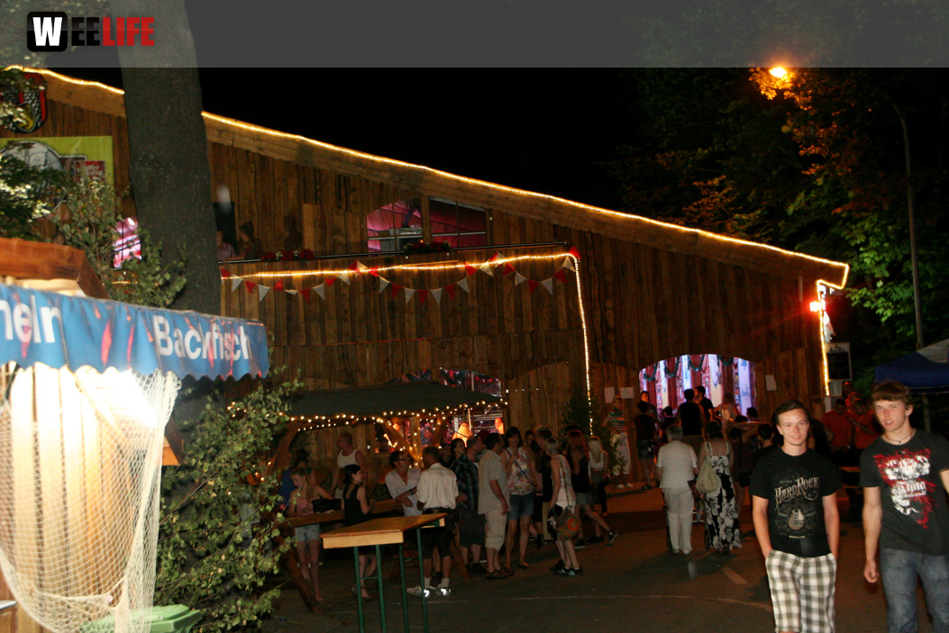 Hofer Volksfest 2013 - 3. Tag Abends Festbetrieb mit Partyteufel
