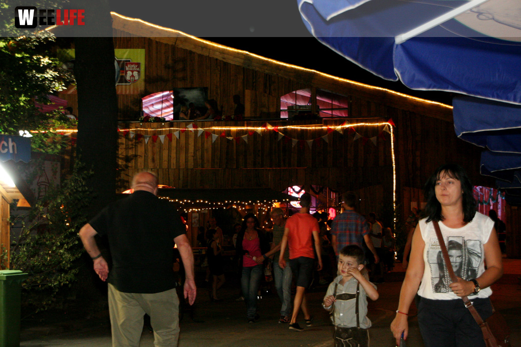 Hofer Volksfest 2013 - 3. Tag Abends Festbetrieb mit Partyteufel